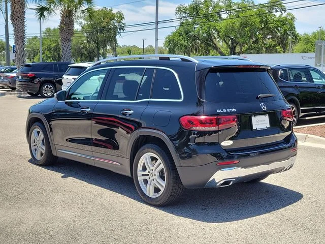 Used 2023 Night Black Mercedes-Benz GLB 250 image 5