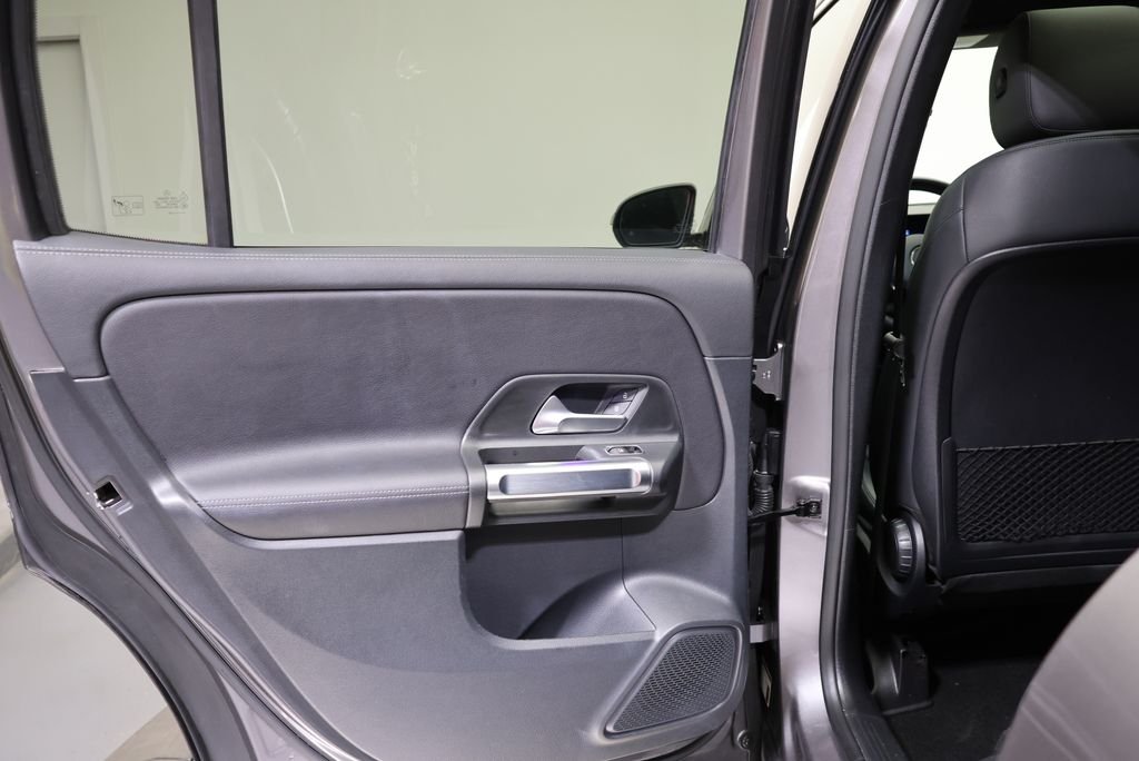 Used 2022 Mountain Gray Metallic Mercedes-Benz GLB 250 image 40