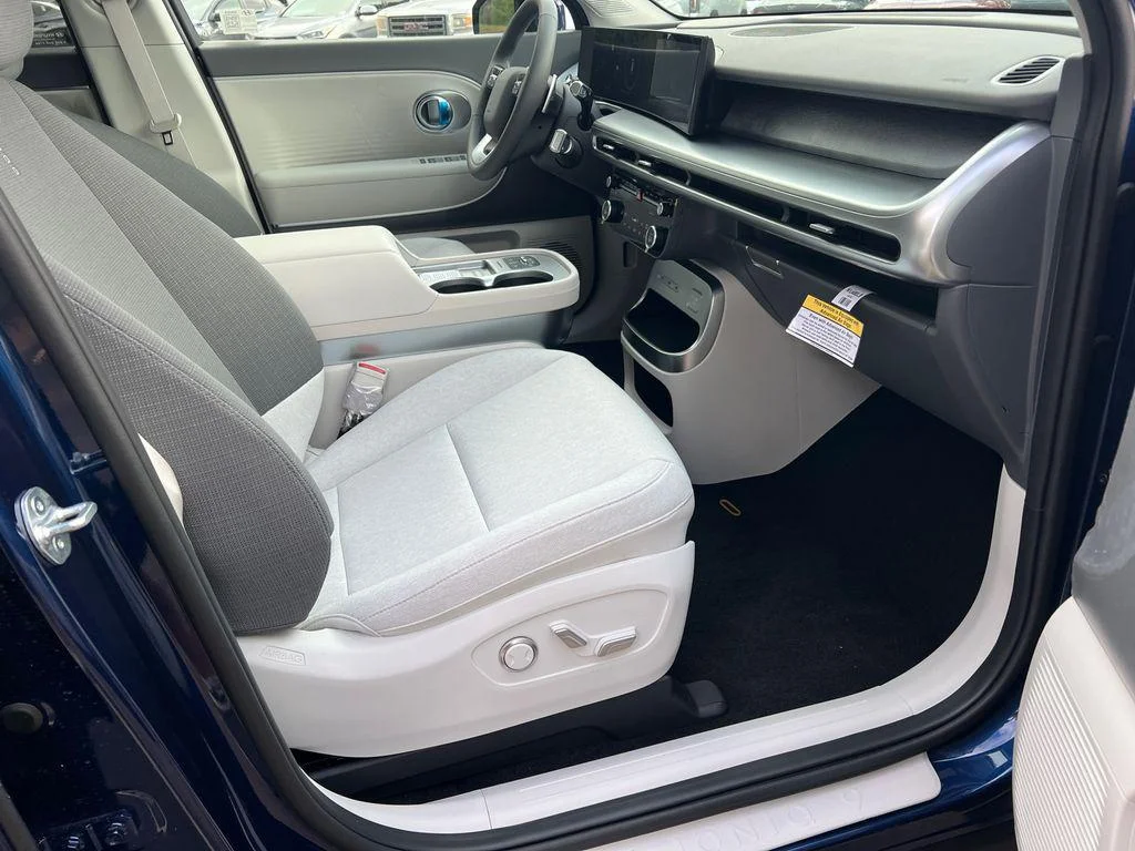 2026 Hyundai IONIQ 9 SE - Photo 13