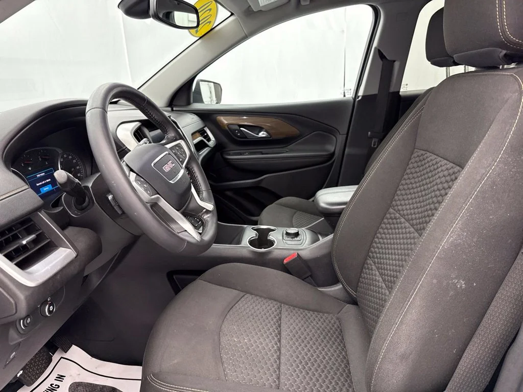 Used 2020 White GMC SLE image 18