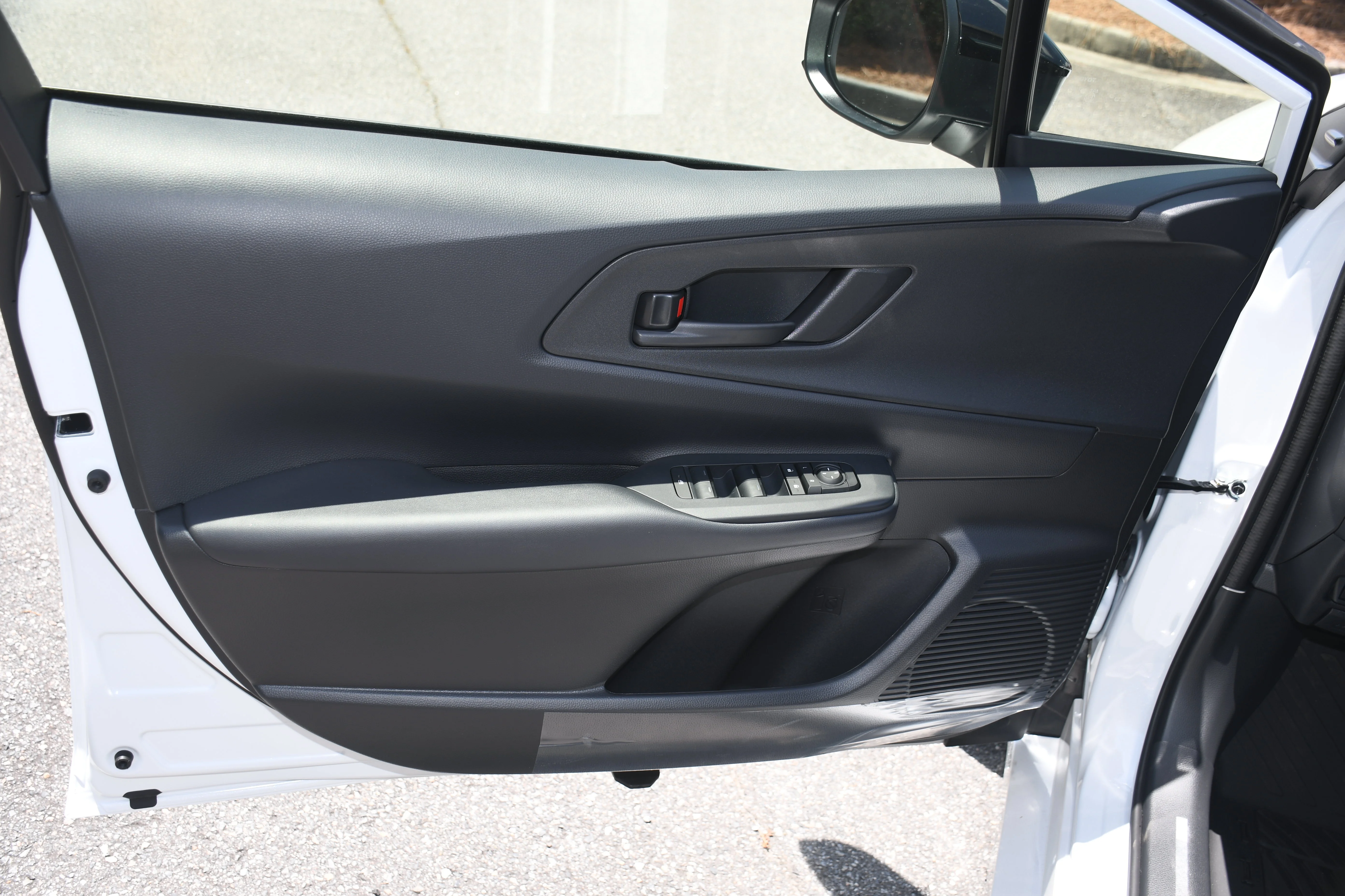 New 2026 Wind Chill Pearl Toyota SE image 5