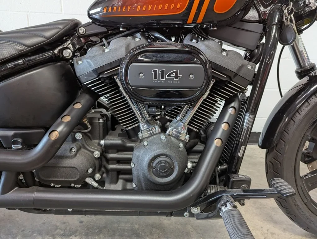 Used 2022 BLACK Harley-Davidson® FXBBS - Street Bob 114 image 6