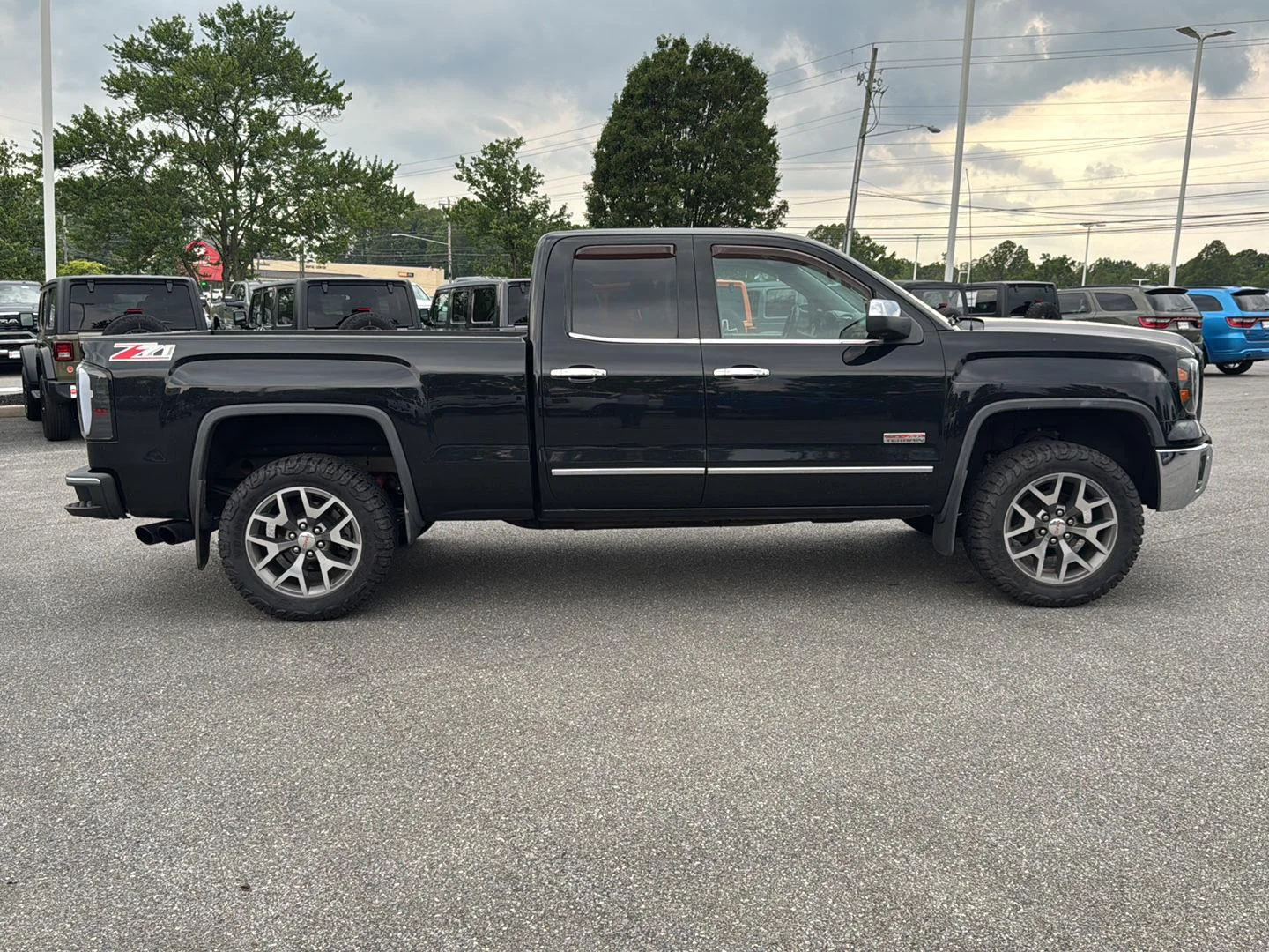 Used 2015 Onyx Black GMC SLT image 11