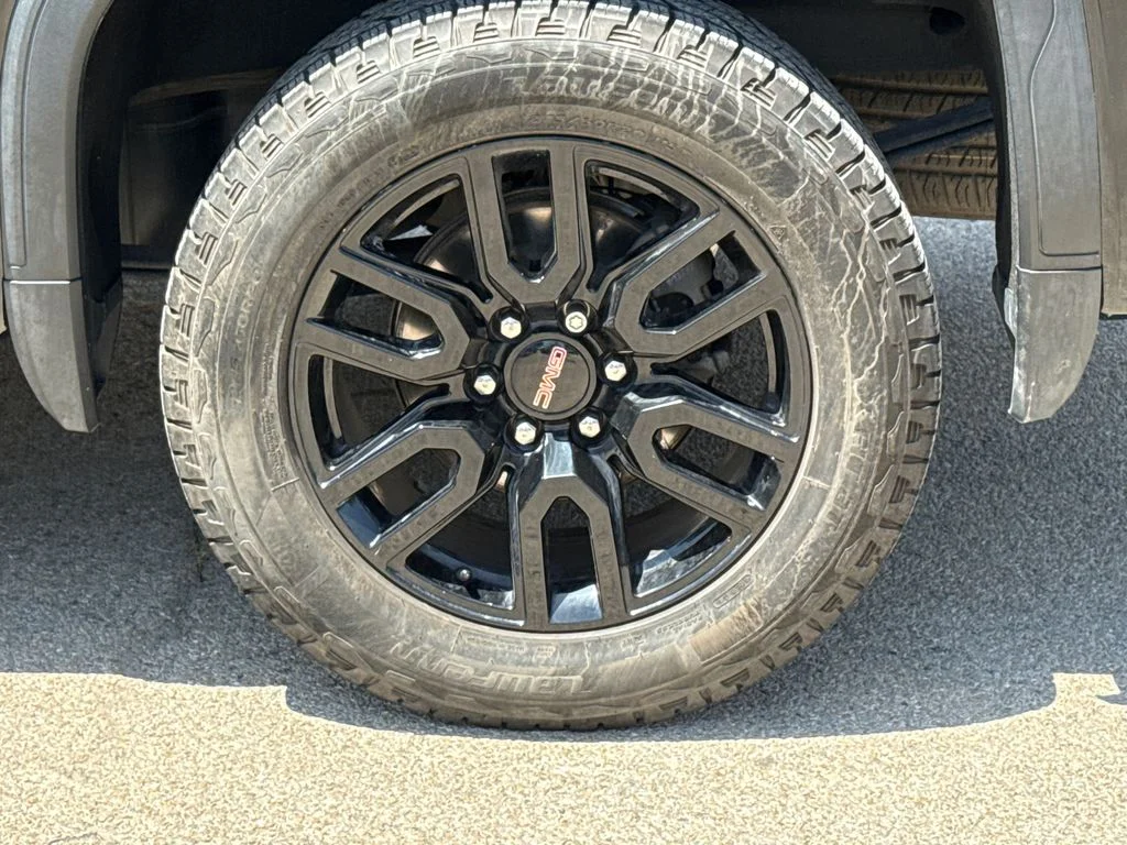 Used 2022 Black GMC Elevation image 9