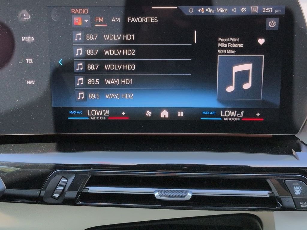 New 2026 Vegas Red Metallic BMW xDrive28i image 18