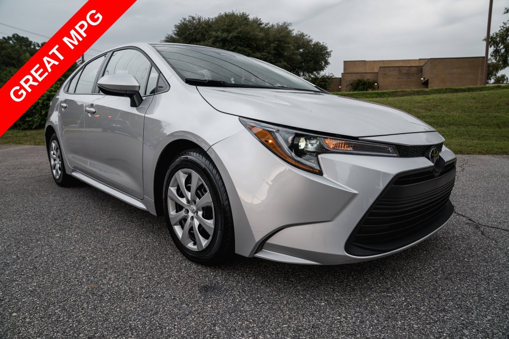 Certified Used 2025 Classic Silver Metallic Toyota LE image 9