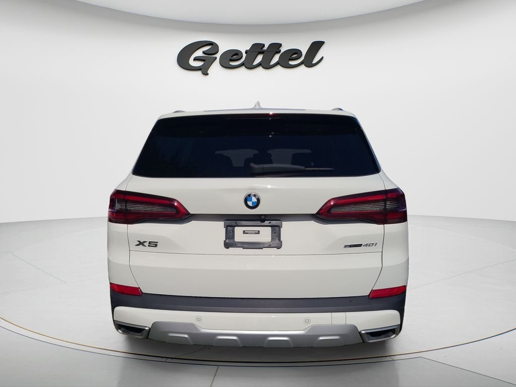 Used 2020 White BMW sDrive40i image 5
