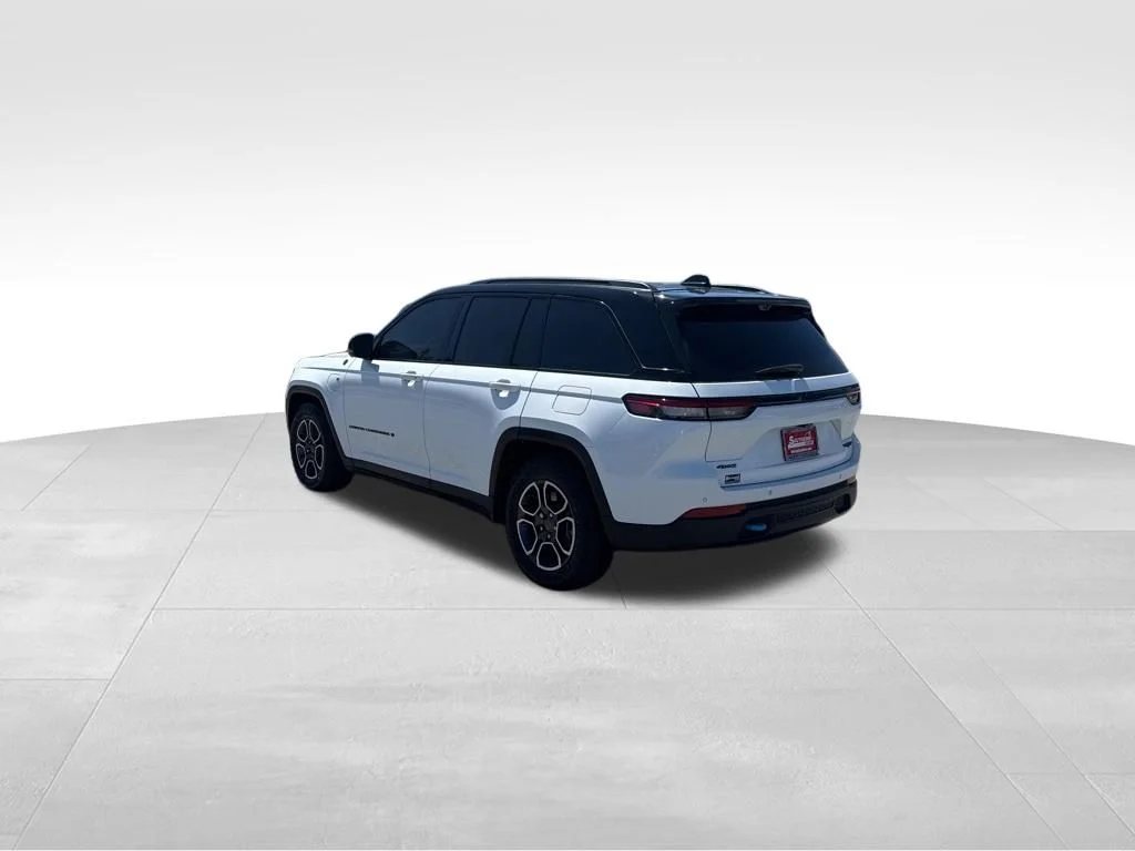 Used 2022 White Jeep Trailhawk 4xe image 3