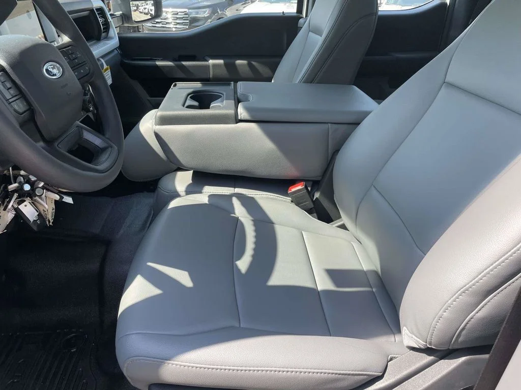 New 2026 Oxford White Ford XL image 13