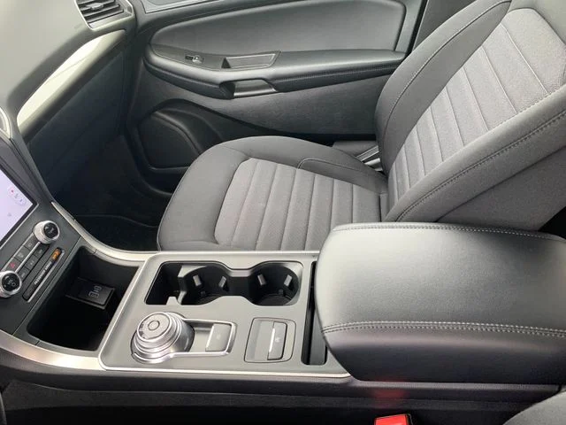 Used 2024 Gray Ford SE image 34