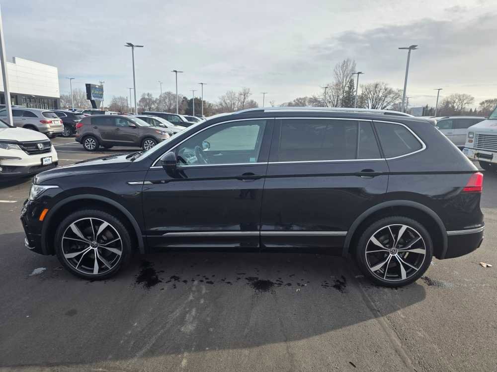 Certified 2022 Volkswagen Tiguan SEL R-LINE with VIN 3VV4B7AX8NM155319 for sale in St. Cloud, Minnesota