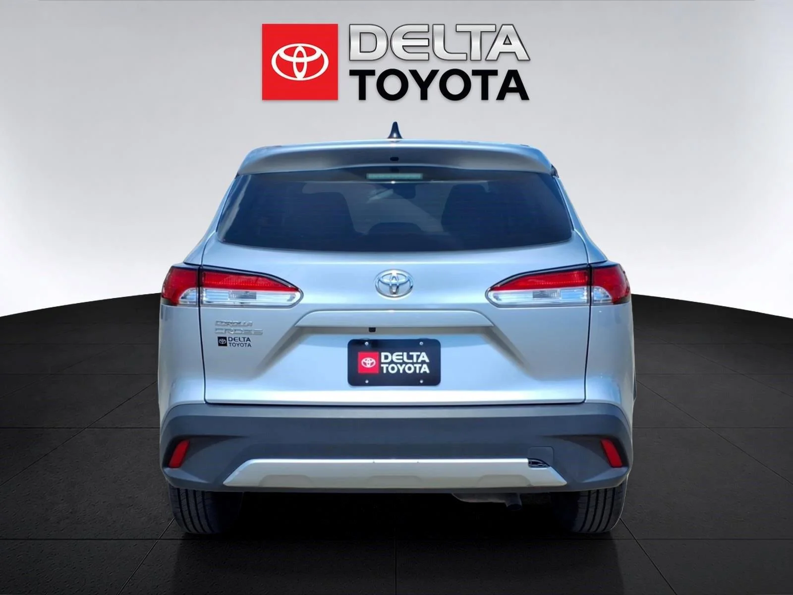Used 2024 Sonic Silver Toyota L image 4