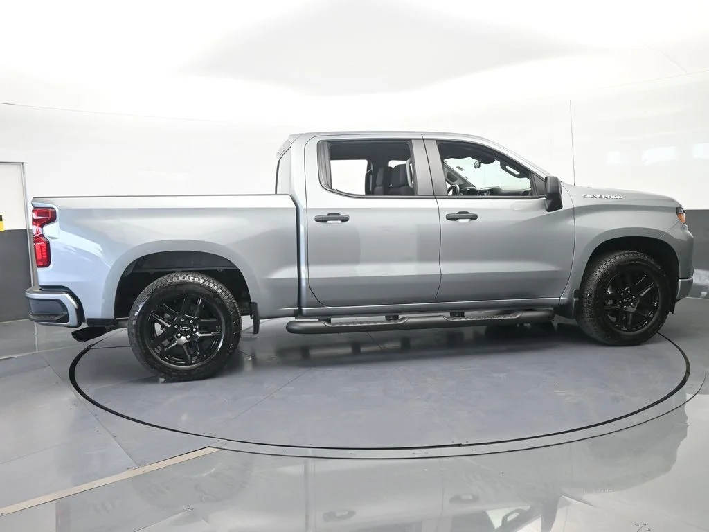 Used 2025 Sterling Gray Metallic Chevrolet Custom image 7