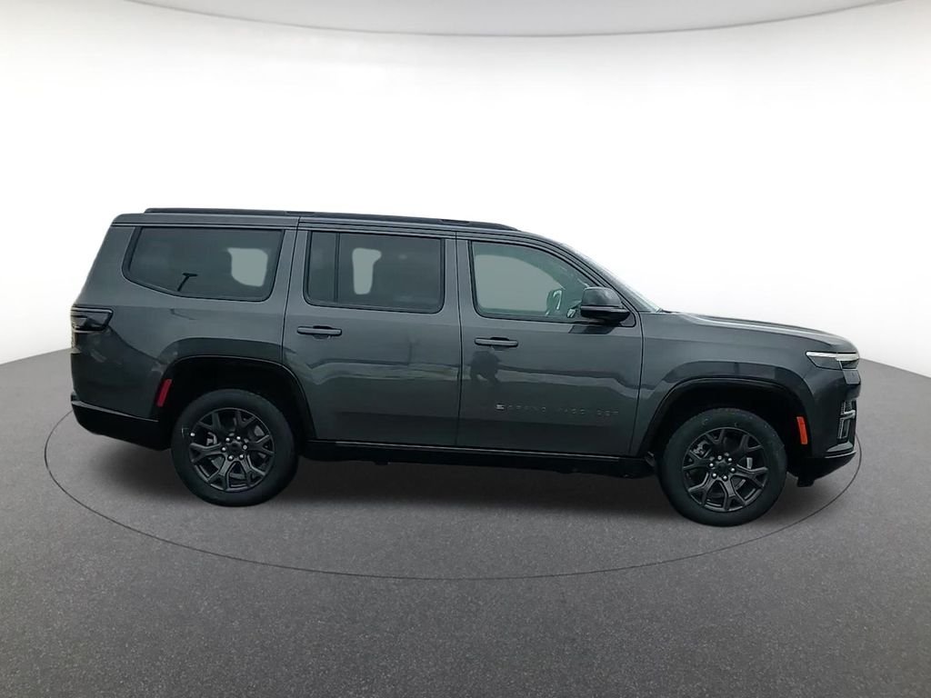 New 2026 Baltic-Gray Metallic Clear-Coat Exterior Paint Jeep Limited Altitude image 6