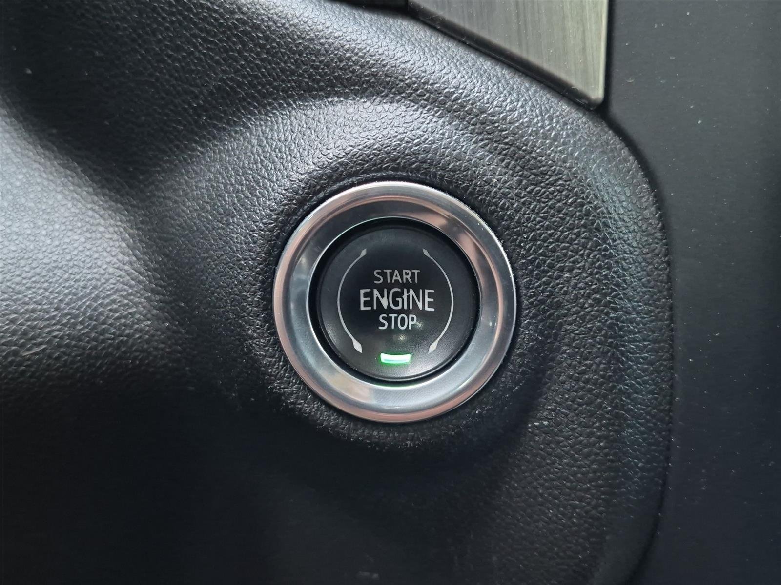 Used 2021 Ebony Twilight Metallic GMC Denali image 31