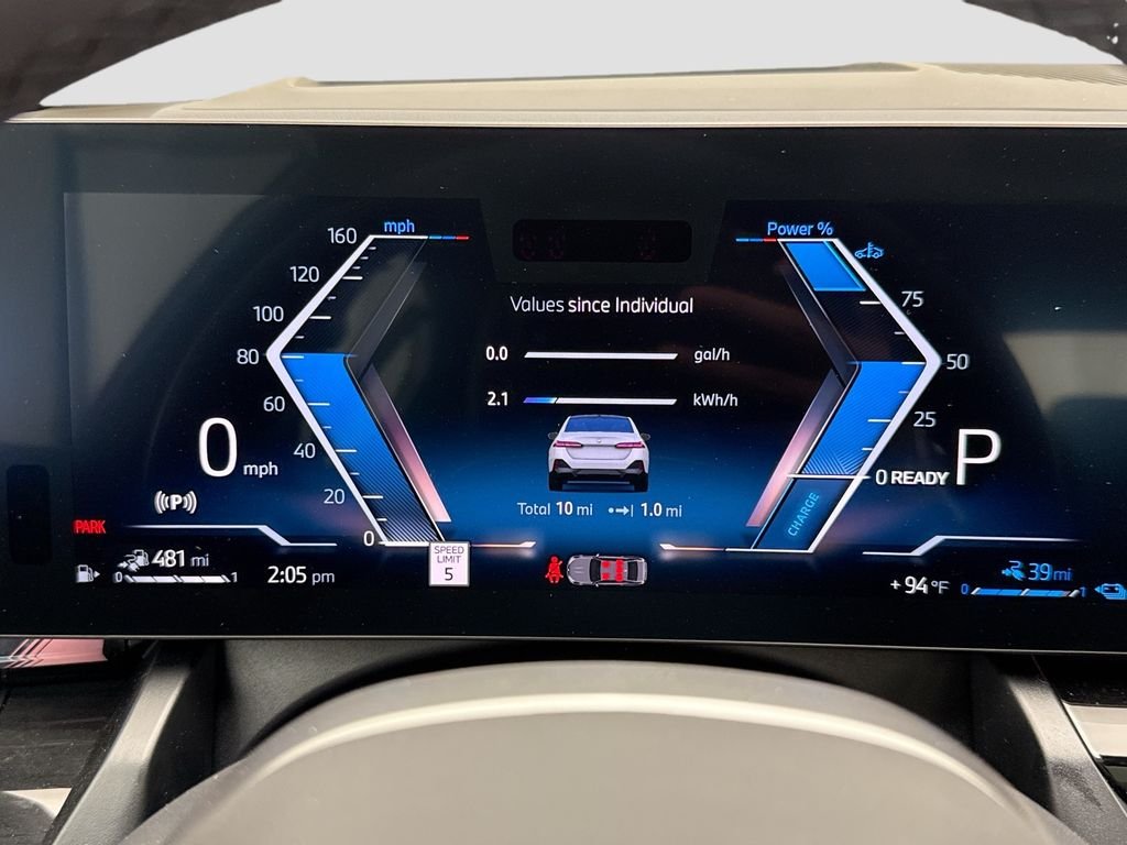 New 2027 White Metallic BMW 550e xDrive image 33