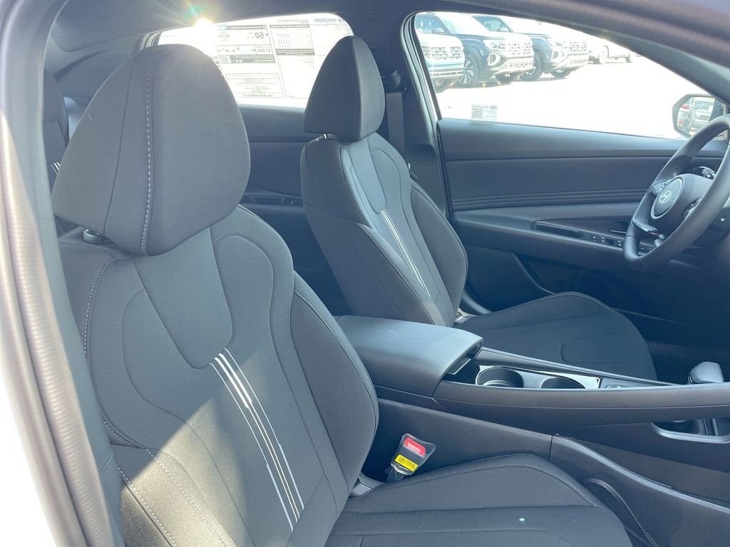 2025 Hyundai Elantra Blue - Photo 50