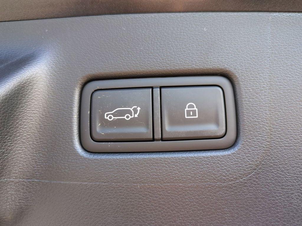 New 2026 White Hyundai SEL FWD image 15