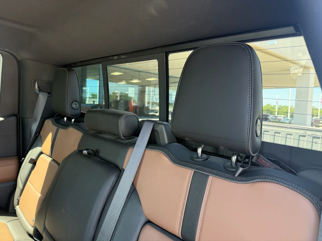 Used 2019 Iridescent Pearl Tricoat Chevrolet High Country image 20