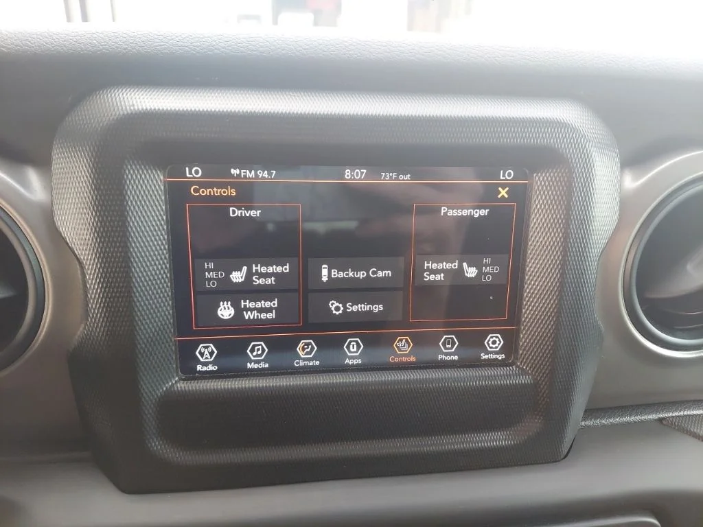 Used 2018 Silver Jeep Unlimited Sport S image 24