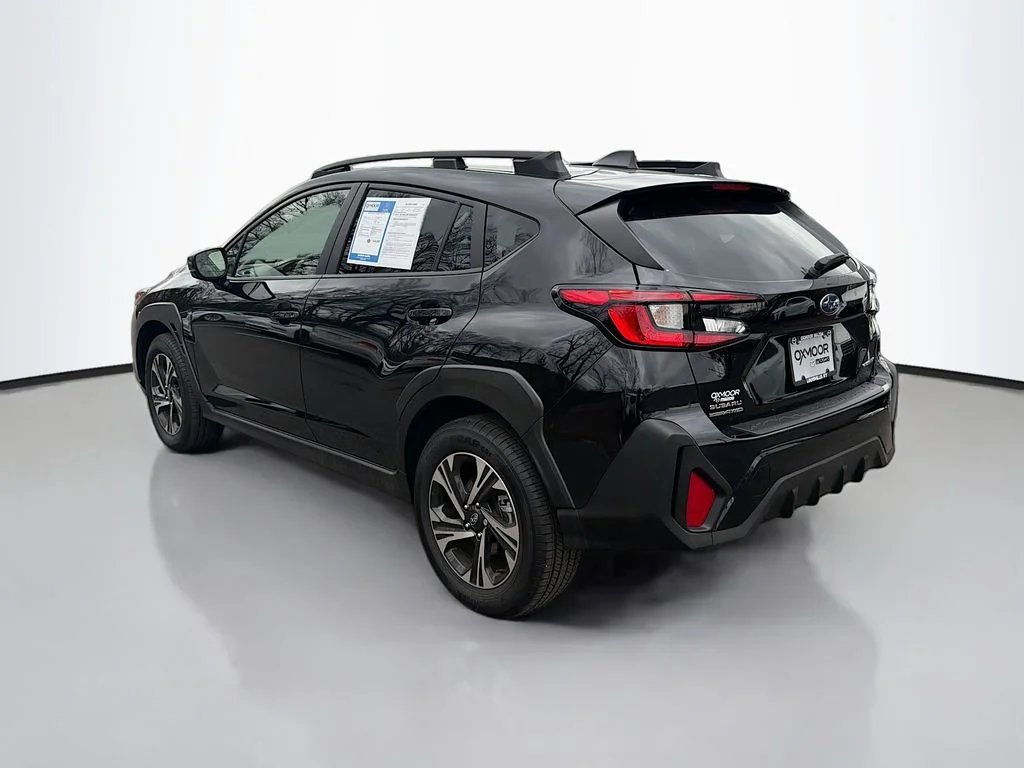 Used 2025 Crystal Black Silica Subaru Premium image 5
