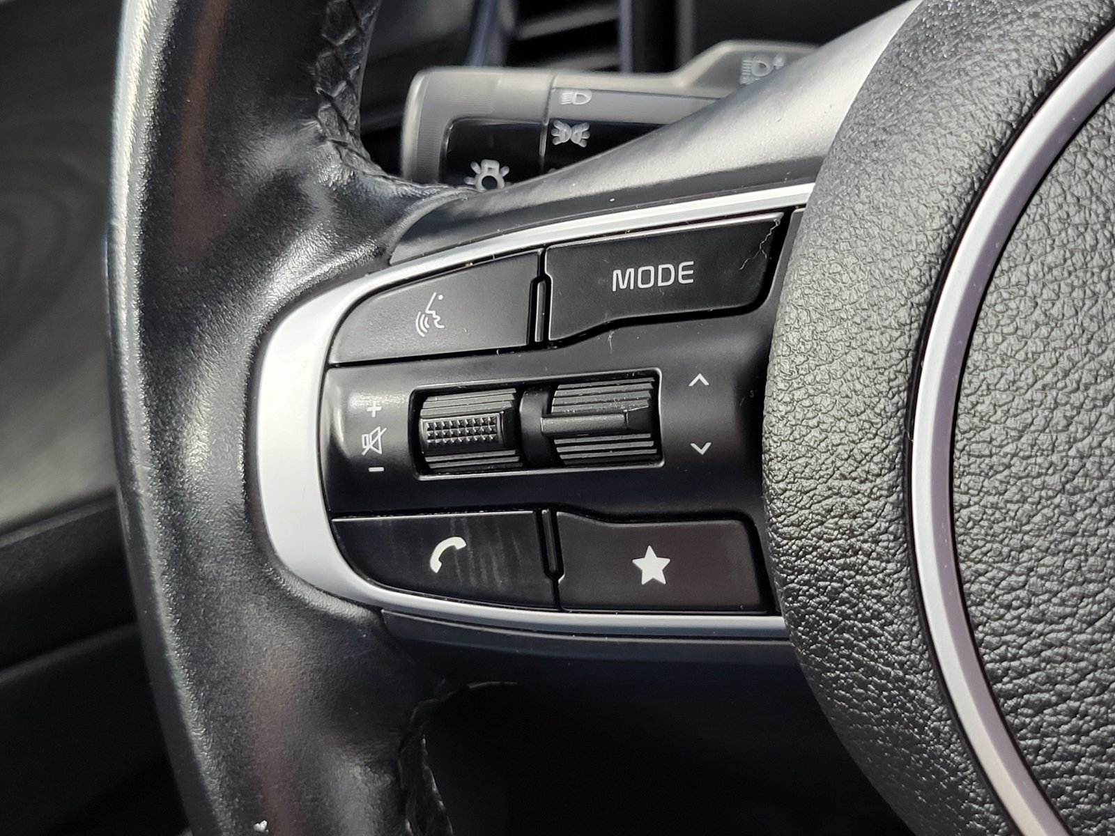 Used 2023 Black Kia X-Line image 16