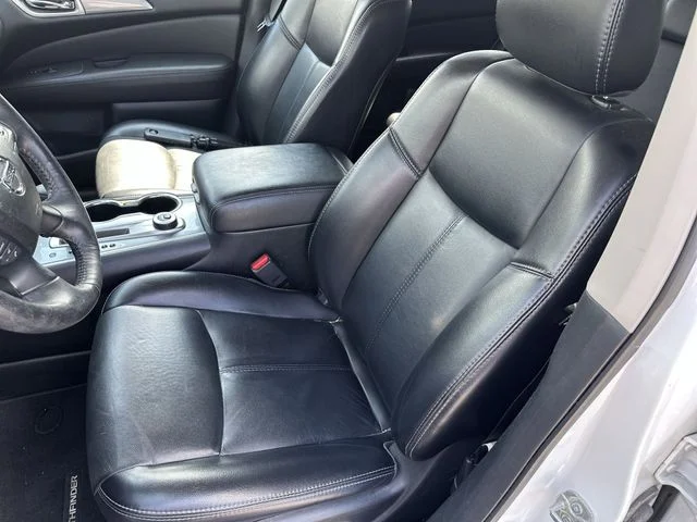 Used 2019 White Nissan SL image 15