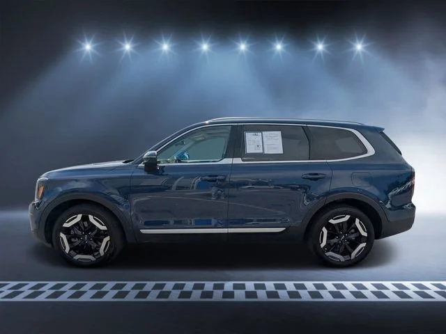 Used 2023 Midnight Kia EX image 6