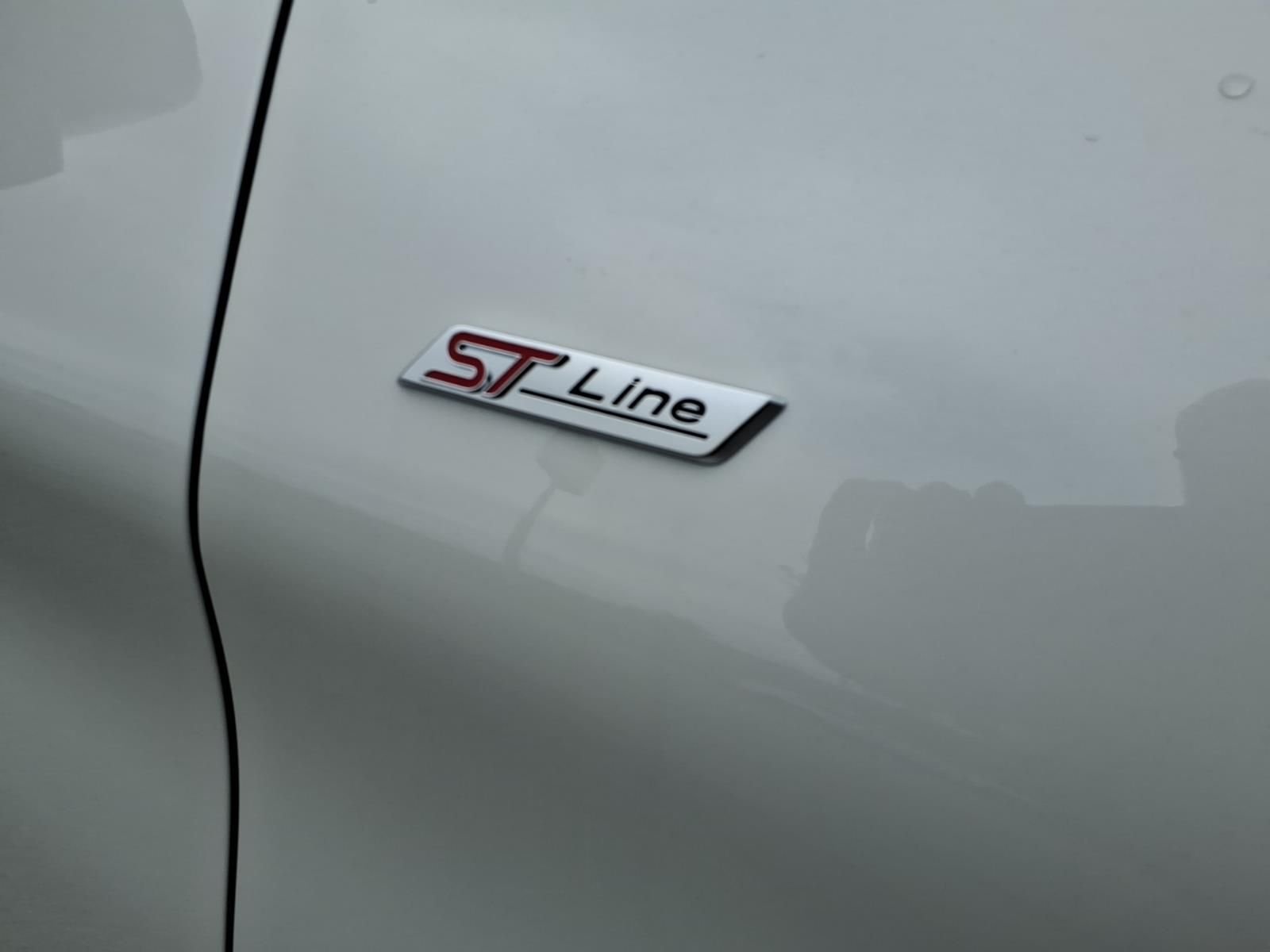 New 2026 Star White Metallic Tri-Coat Ford ST-Line image 5