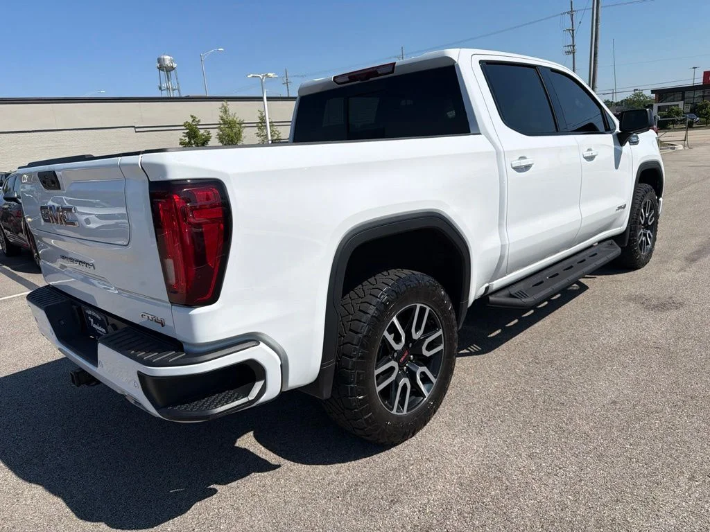 Used 2025 White GMC AT4 image 7