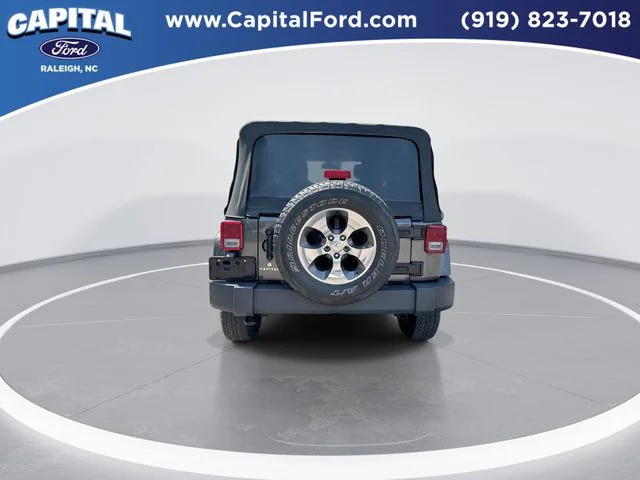 Used 2017 Gray Jeep Unlimited Sahara image 7