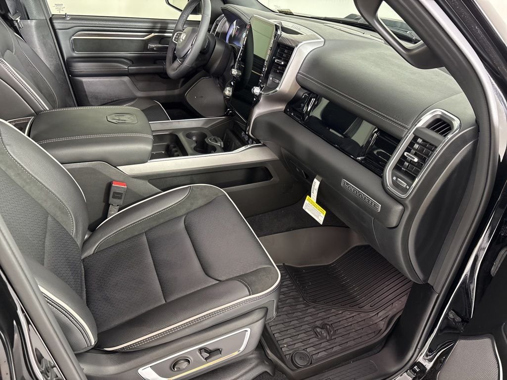 New 2026 Diamond Black Crystal Pearl-Coat Exterior Paint RAM Laramie image 20