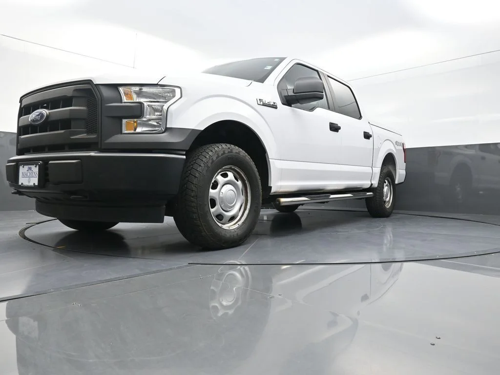 Used 2017 White Ford XL image 24