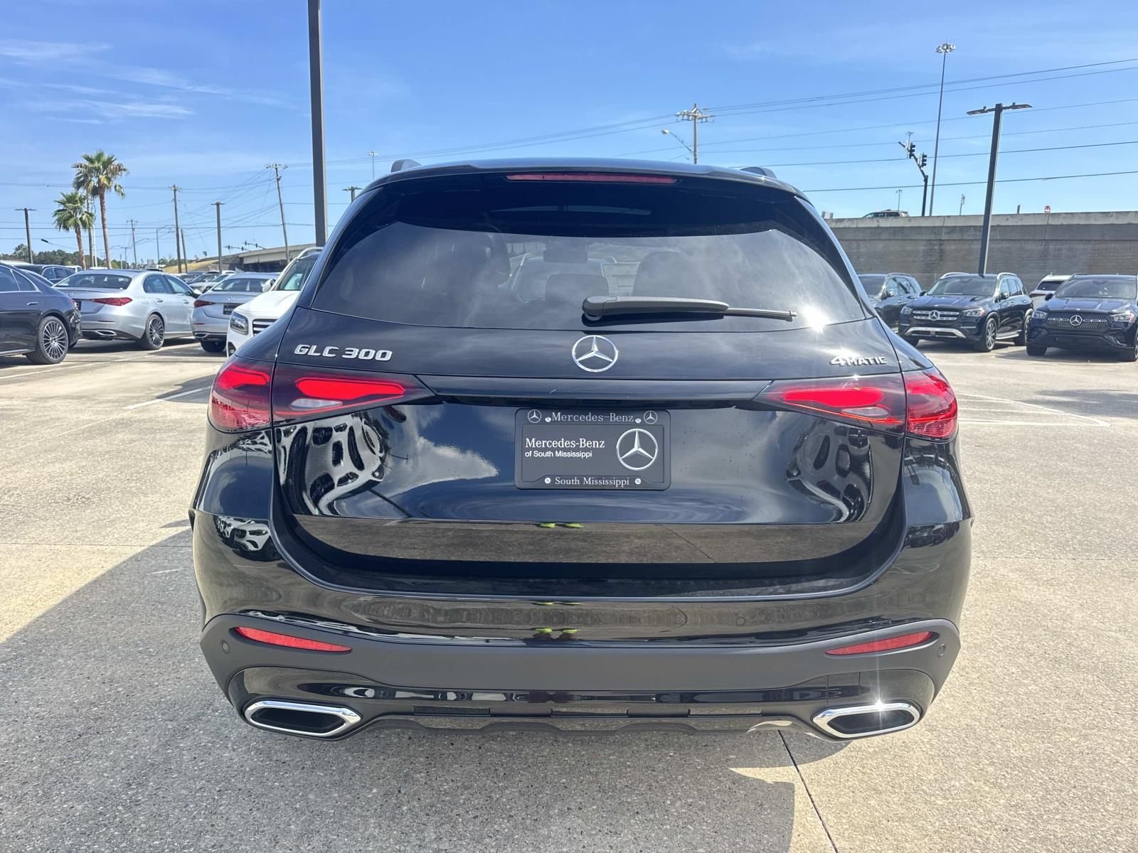 New 2027 Black Mercedes-Benz GLC 300 image 5