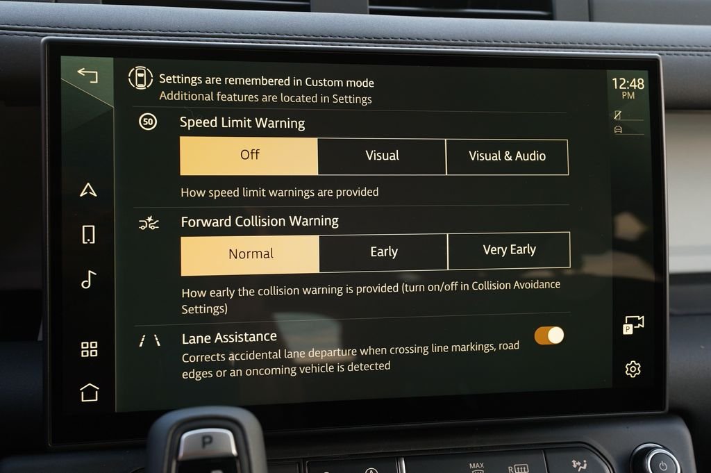 New 2026 Carpathian Grey Land Rover X-Dynamic SE image 19