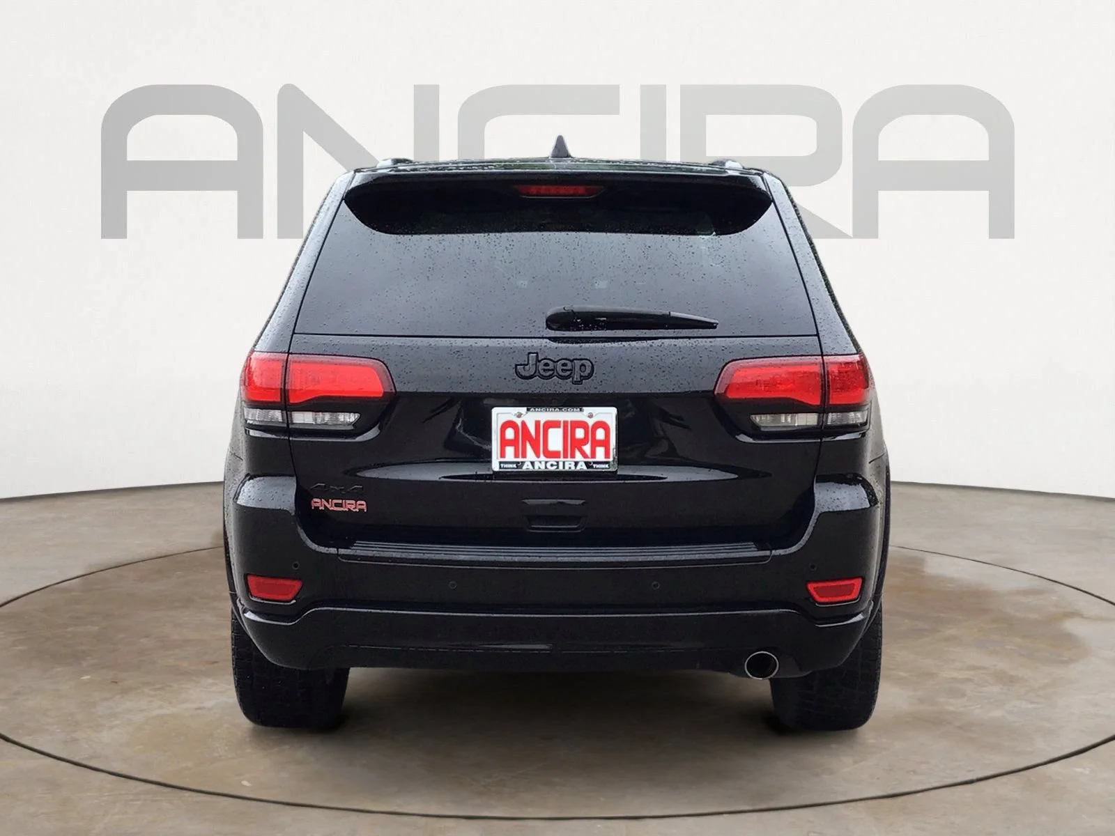 Used 2018 Diamond Black Crystal Pearlcoat Jeep Altitude image 11