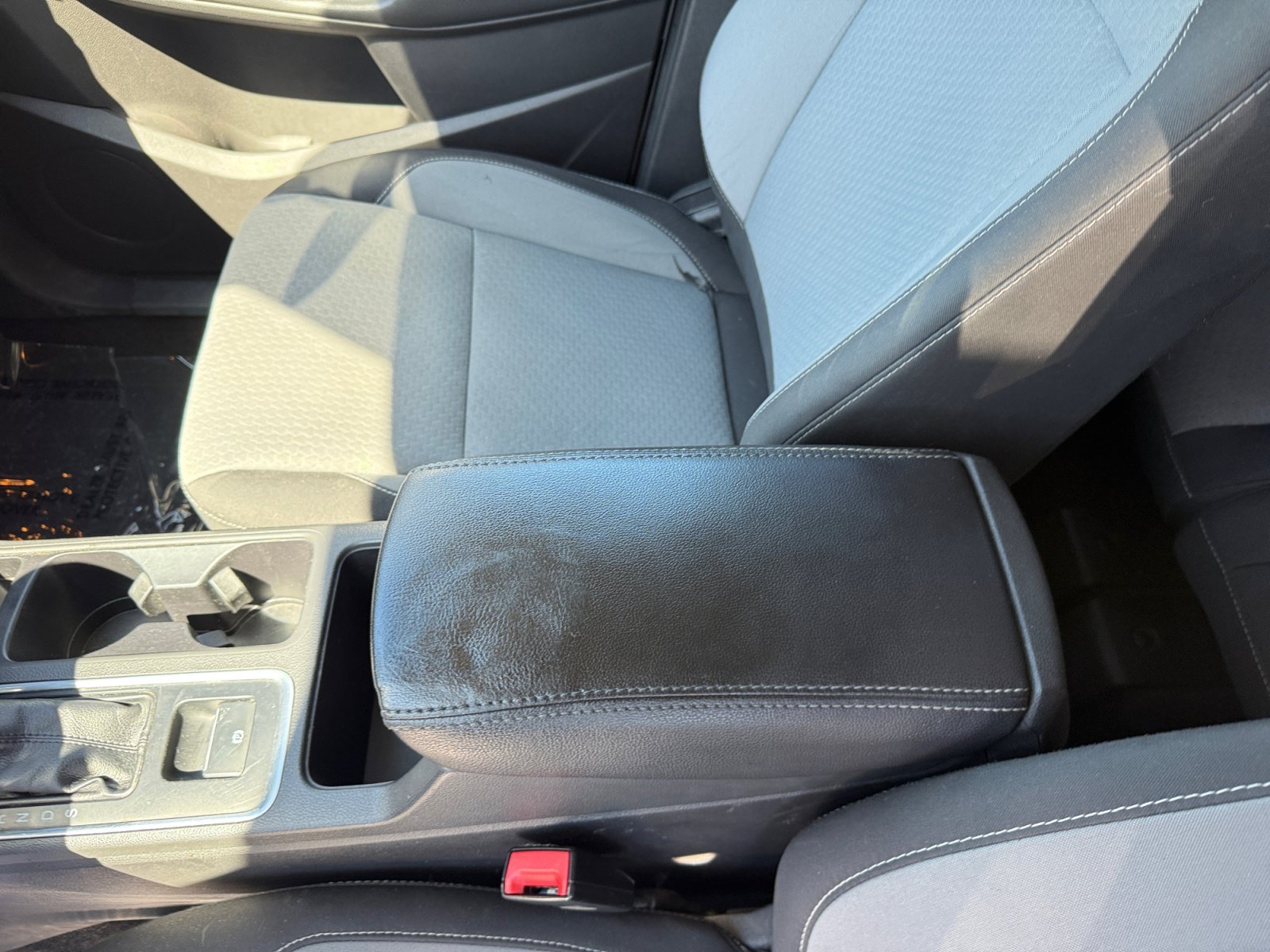 Used 2018 Oxford White Ford SE image 14