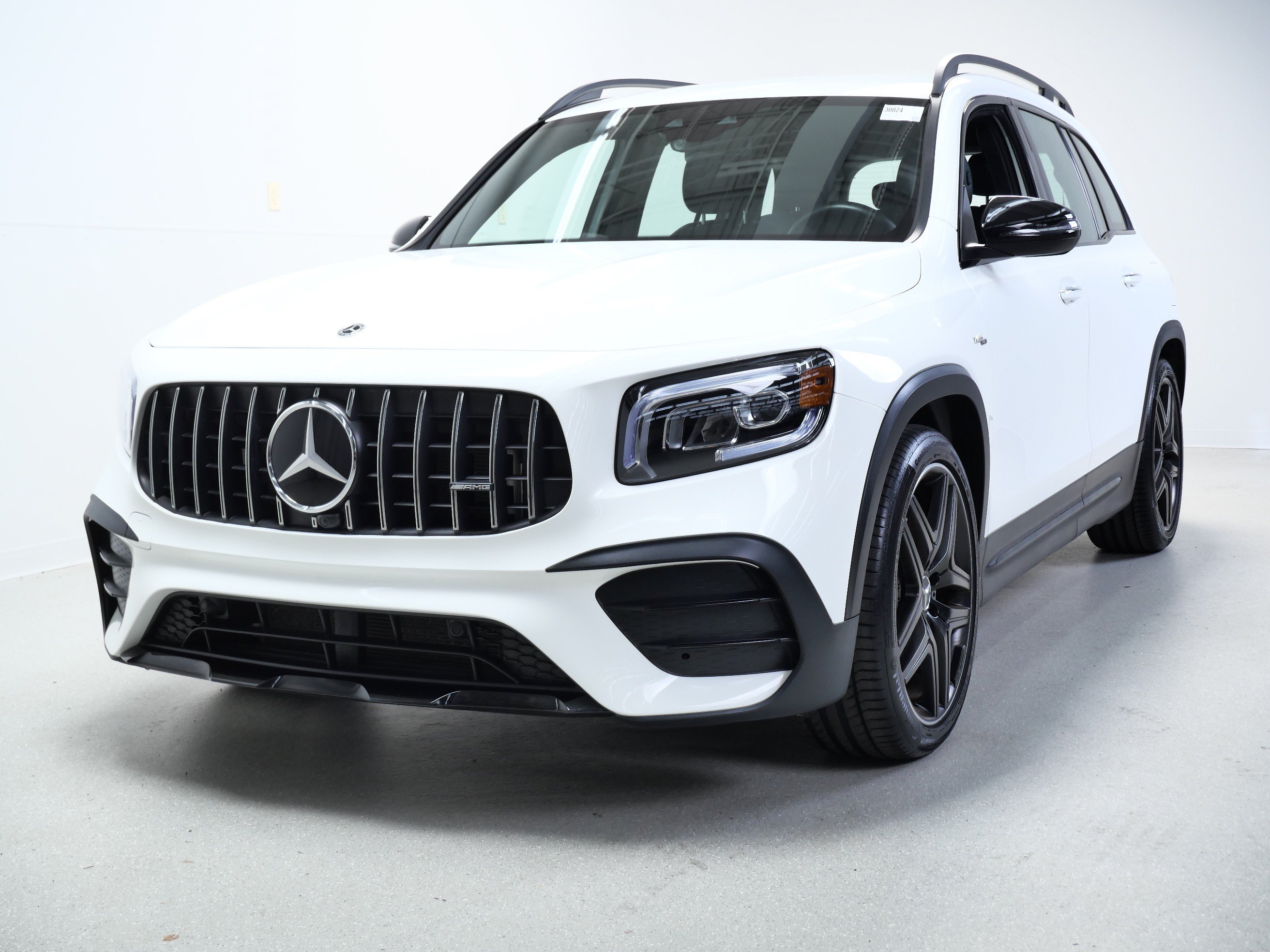 Used 2022 Polar White Mercedes-Benz AMG® GLB 35 image 12