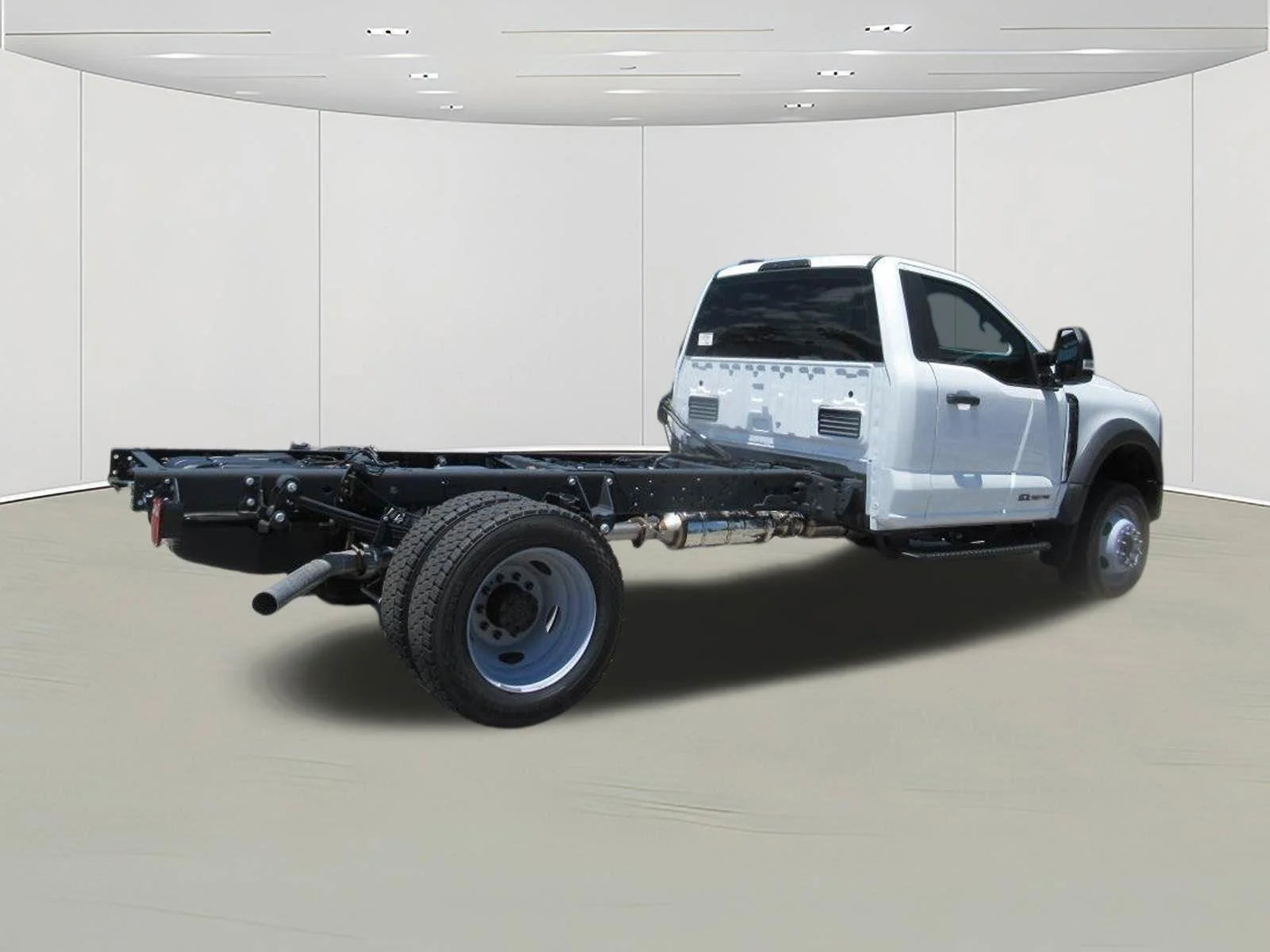 2024 Ford F-550 Super Duty Chassis Cab XL - Photo 6