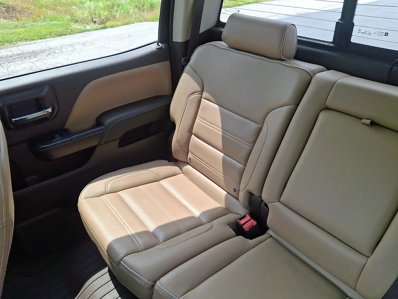 Used 2017 White GMC Denali image 19