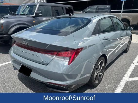 Used 2023 Electric Hyundai Limited image 3