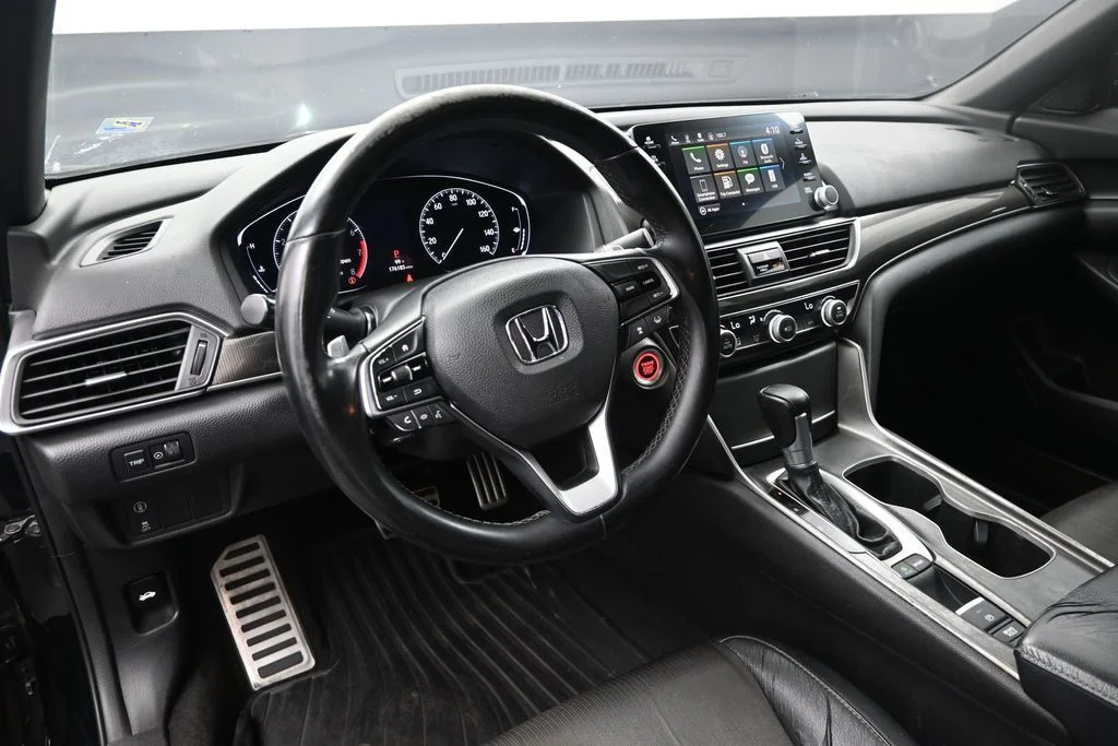 Used 2018  Honda Sport image 18
