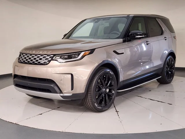 2026 Land Rover Discovery P300 S's photo