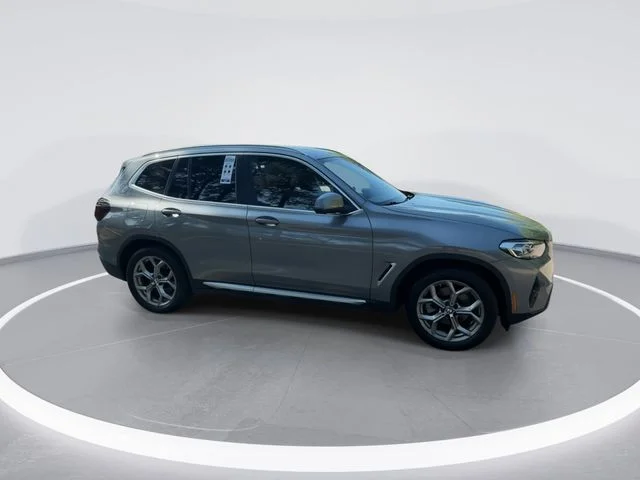 Used 2023 Gray BMW xDrive30i image 9