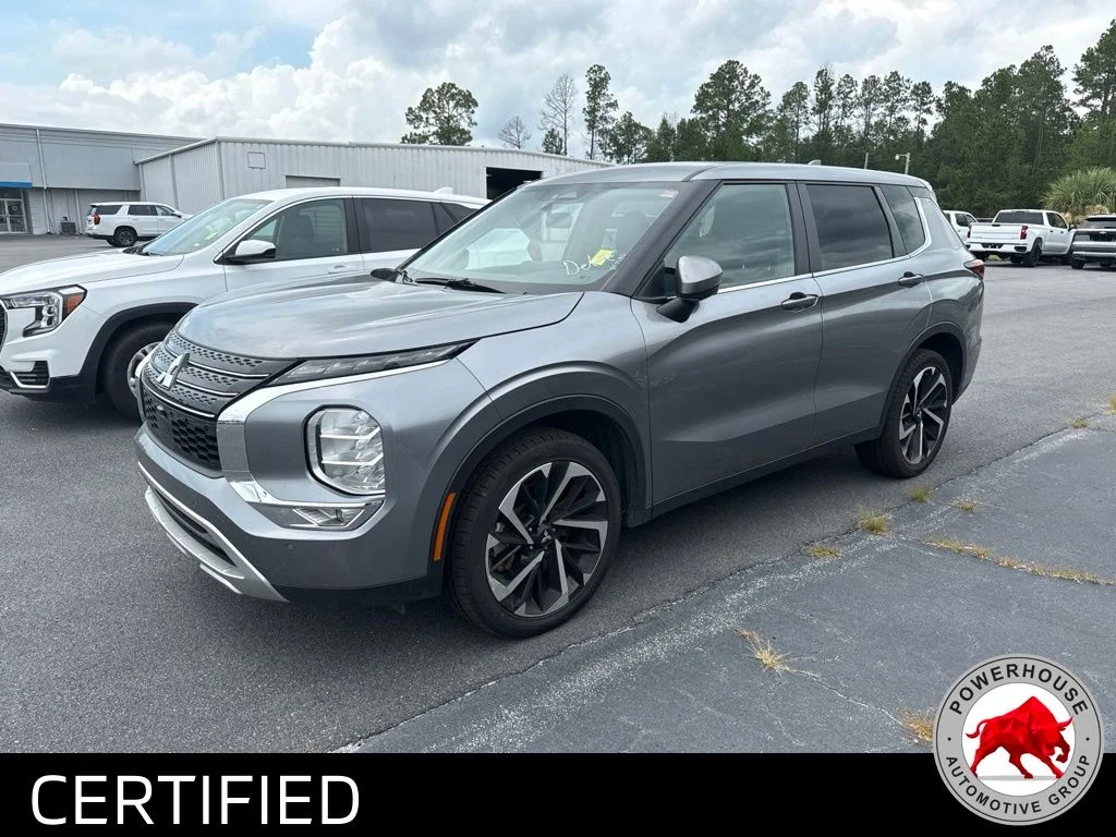Used 2024  Mitsubishi  image 1