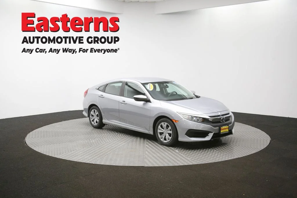 Used 2018 Silver Honda LX image 44
