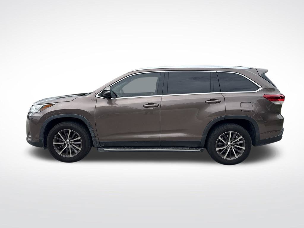 Used 2019 Brown Toyota XLE image 8