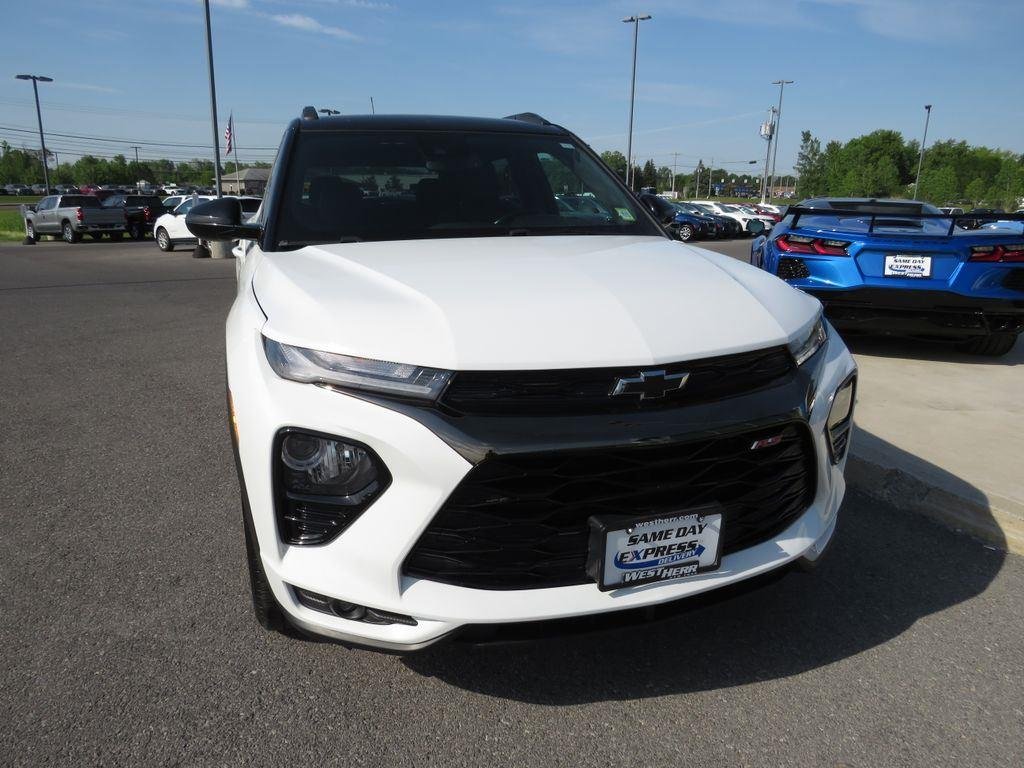 Used 2022 Summit White Chevrolet RS image 3