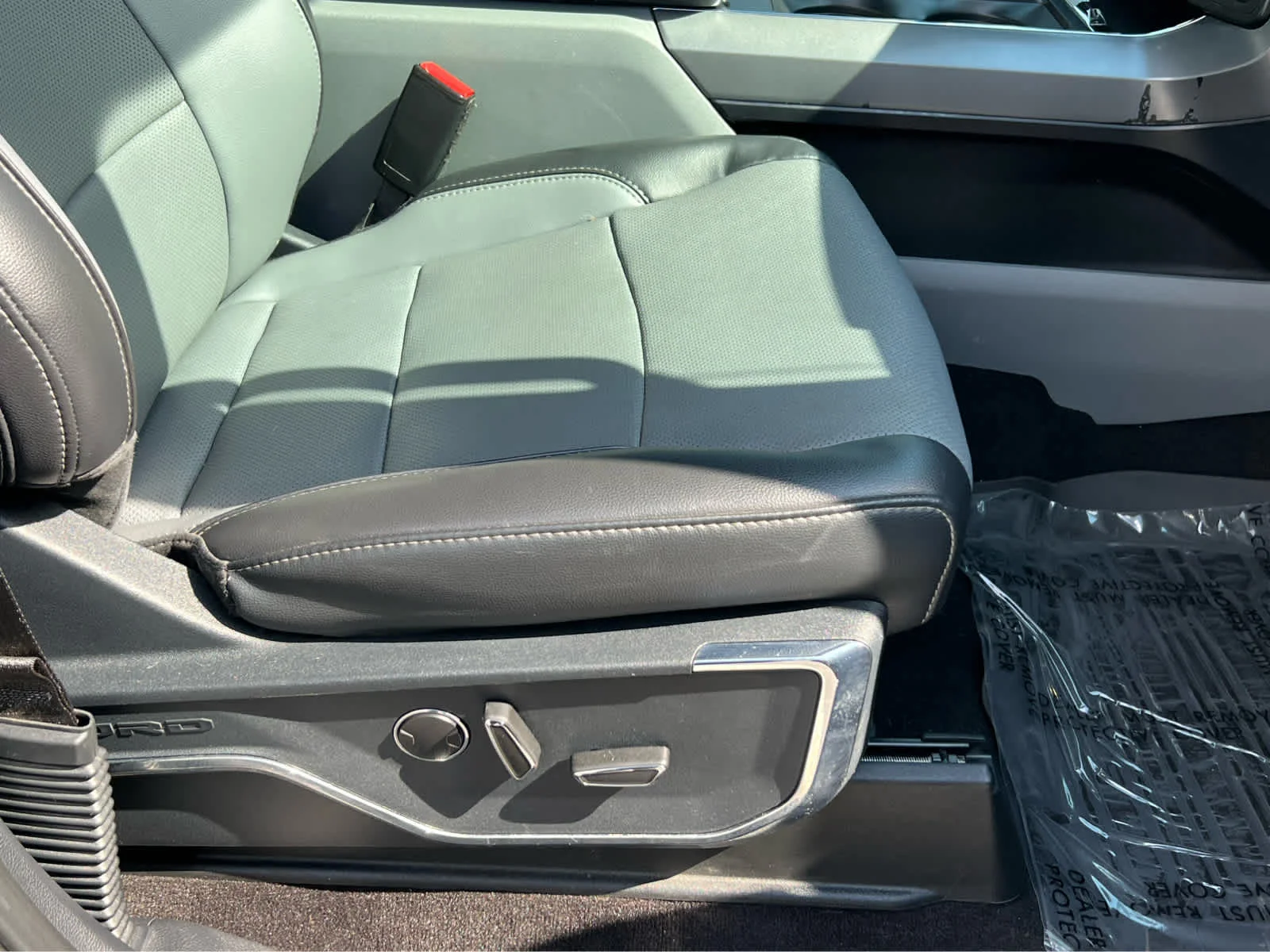 Certified Used 2021 Antimatter Blue Metallic Ford LARIAT image 18