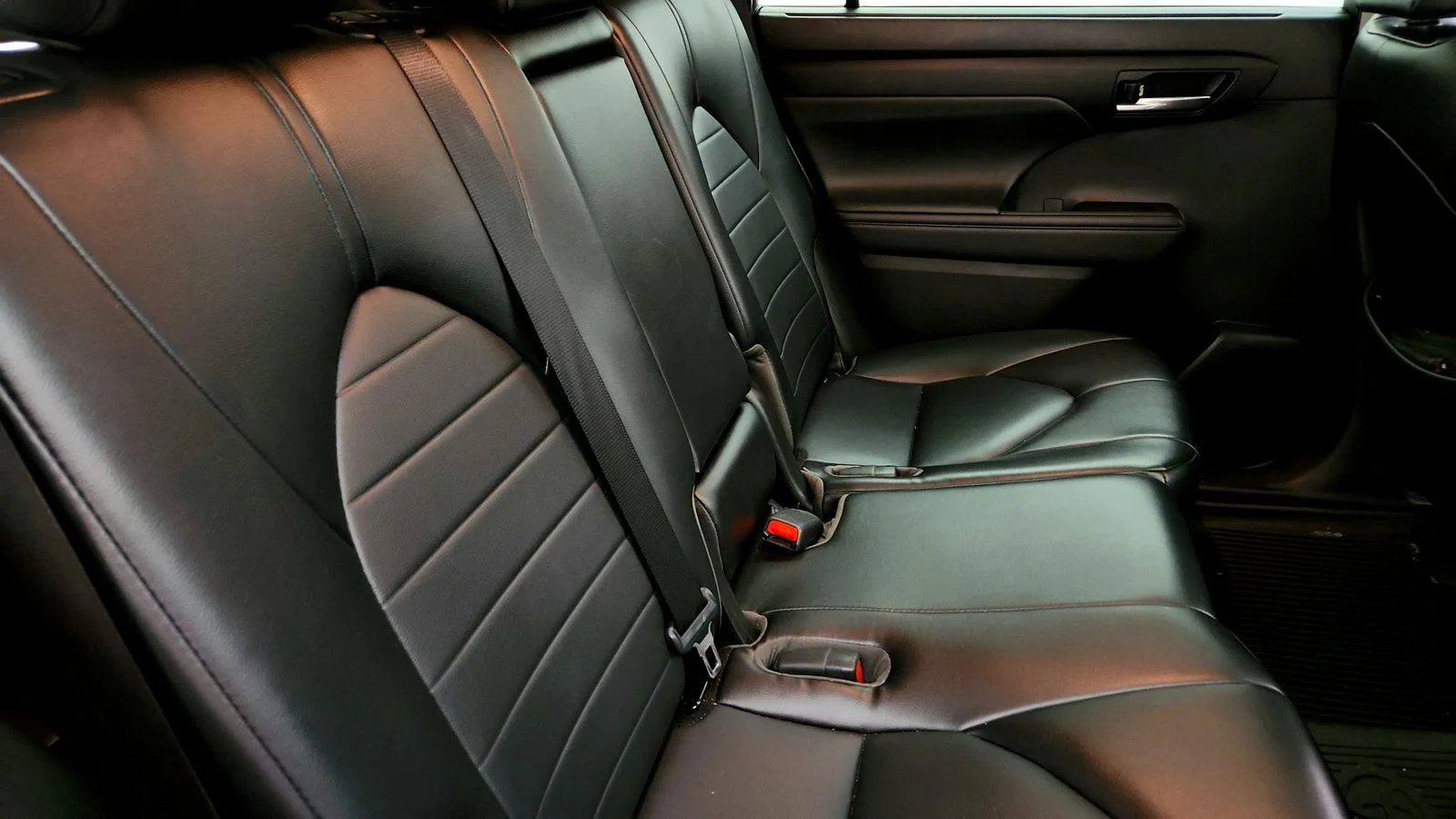 Used 2022  Toyota XLE image 44